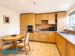 Kitchen- click for photo gallery